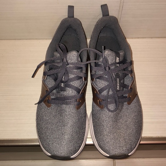 Nike Women’s Air Max Bella Training Shoe - Picture 4 of 7